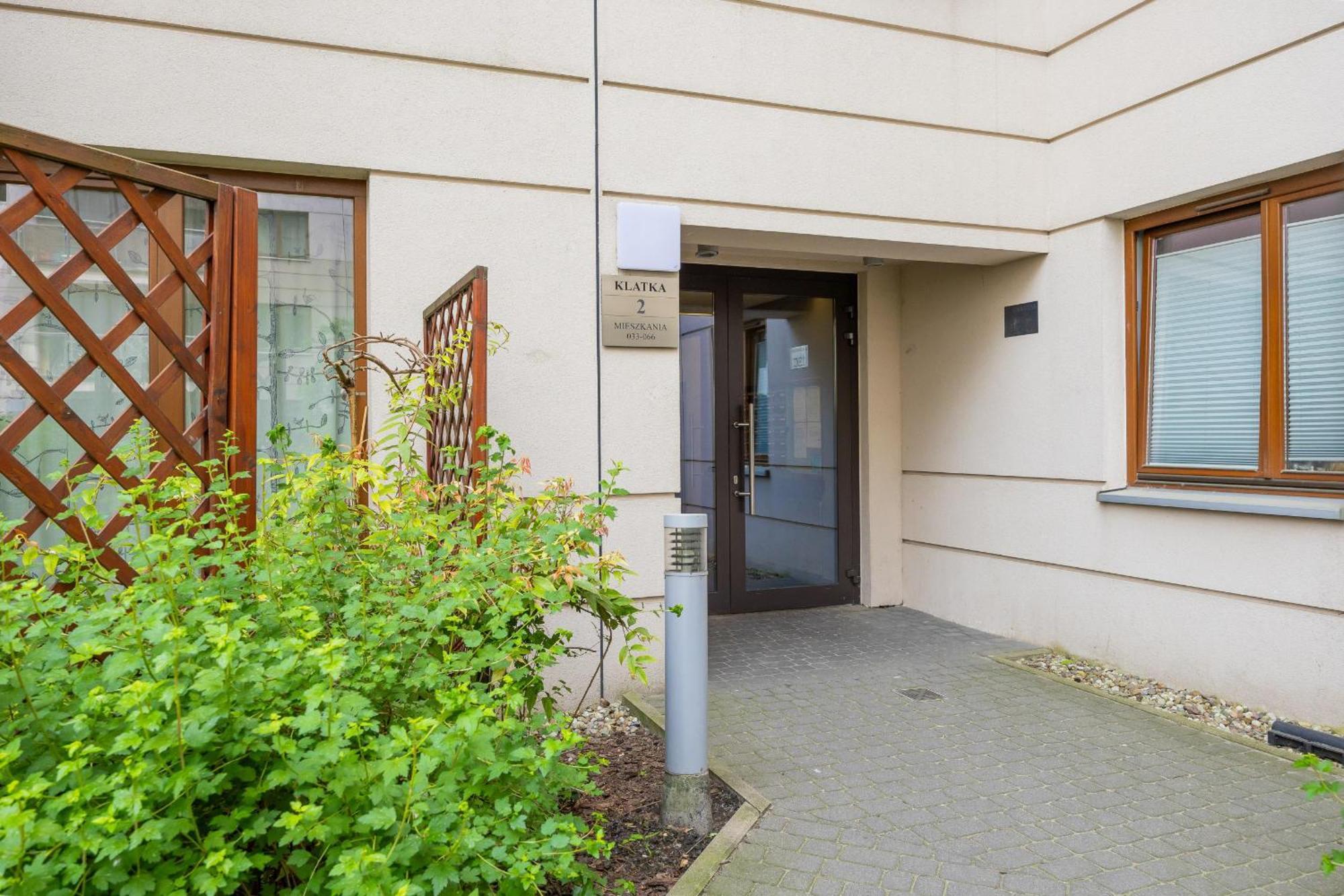 City Apartment With Parking Near Metro Mlociny By Noclegi Renters Warschau Exterior foto